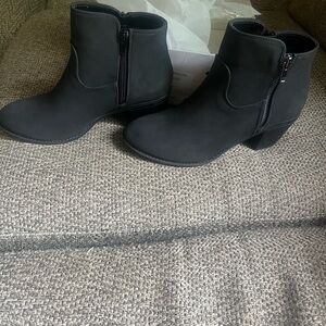 NWOT Women's Black Ankle Boots